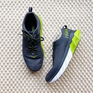 Hoka One One Arahi 3 running shoes